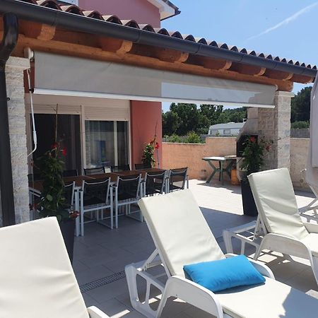 Holiday Home Nikol Pula Exterior foto