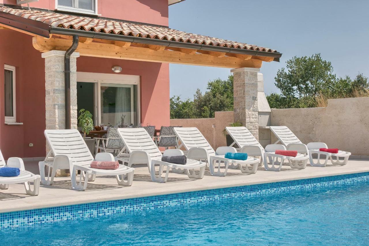 Holiday Home Nikol Pula Exterior foto