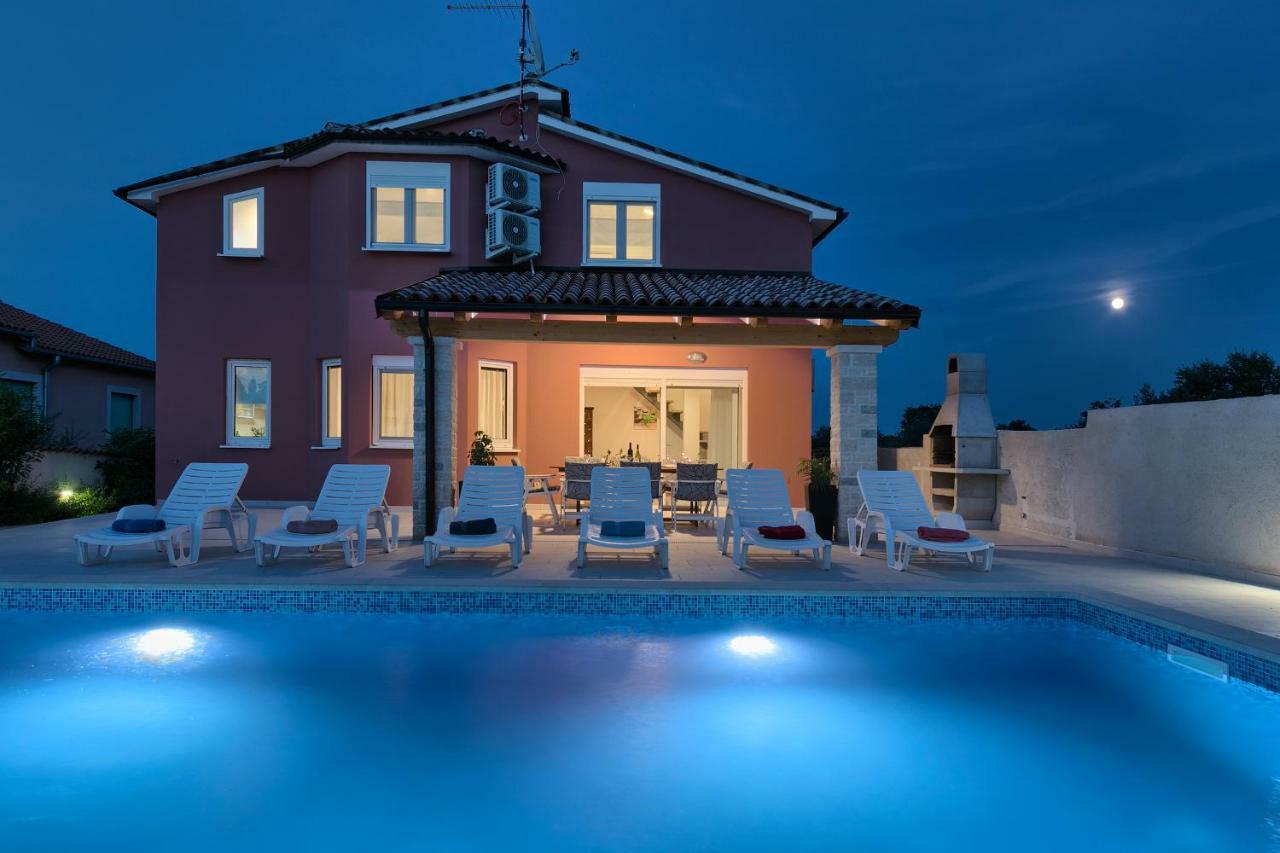 Holiday Home Nikol Pula Exterior foto