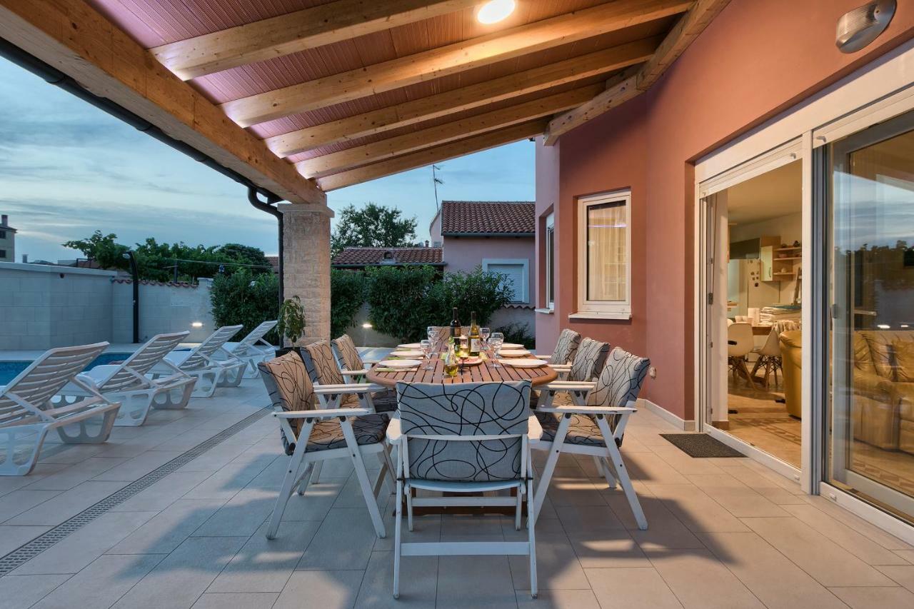 Holiday Home Nikol Pula Exterior foto