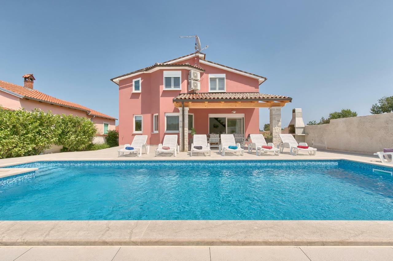 Holiday Home Nikol Pula Exterior foto